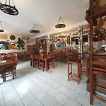 בית הארחה Hrusicka Restaurace A 3*