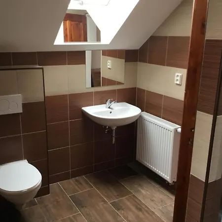 Hrusicka Restaurace A S Klimatizaci A Parkovistem Pro Motorky A Kola 3* Hrusice
