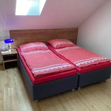Hrusicka Restaurace A S Klimatizaci A Parkovistem Pro Motorky A Kola Hrusice