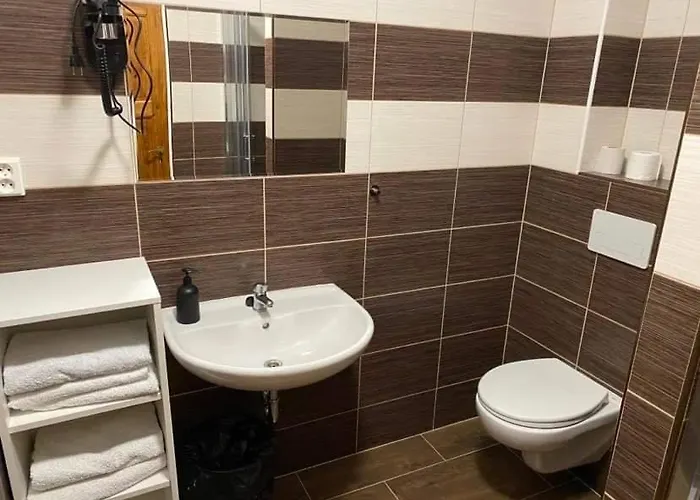 Hrusicka Restaurace A 게스트하우스